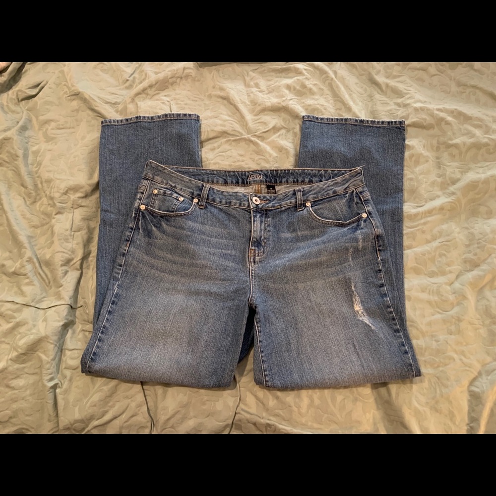Apt. 9 Distressed Blue Jeans